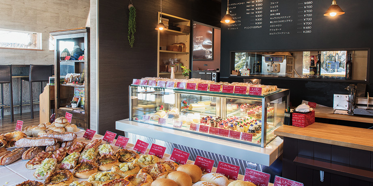 Discover a wide variety of delicious breads and cakes imgae